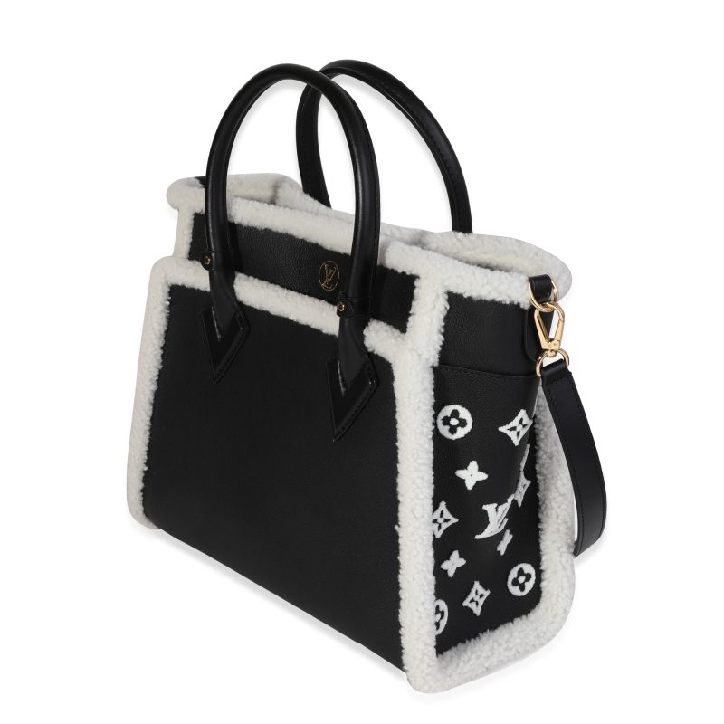 LOUIS VUITTON Black Grained Calfskin & White Shearling Monogram On My Side MM - Logoexplore - Image 4
