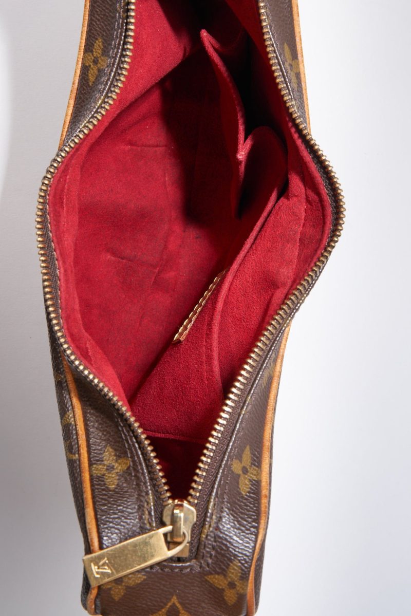 Louis Vuitton Croissant MM - LV Monogram Canvas - Logoexplore - Image 7