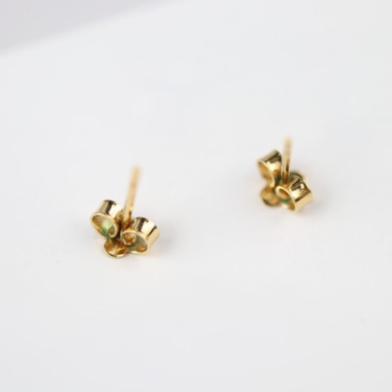 Louis Vuitton Book de Reil Magnetic Earrings M66397 Resin Rhinestone Black Khaki Brick Color Gold Hardware Round - Logoexplore - Image 7