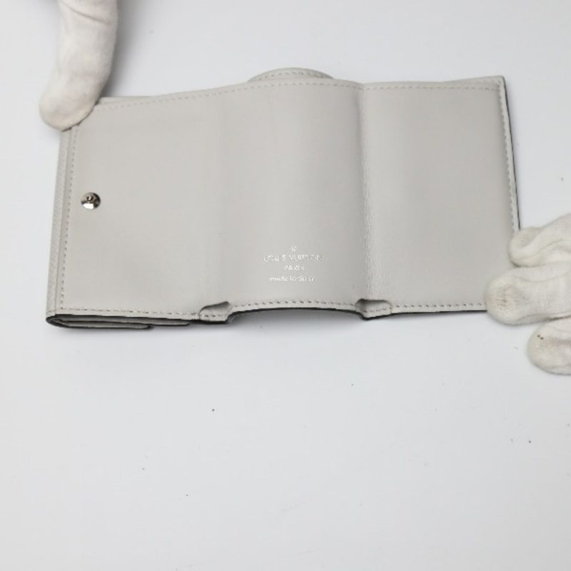 LOUIS VUITTON Discovery Compact Wallet Taiga with Coin Purse Minimum M67621  Bron Trifold LV - Logoexplore - Image 5