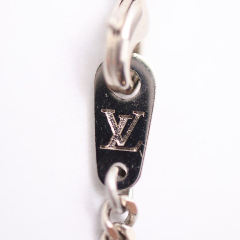 LOUIS VUITTON Collier Plate Damier Perforate Necklace M64191 Metal Silver Black Pendant - Logoexplore - Image 8