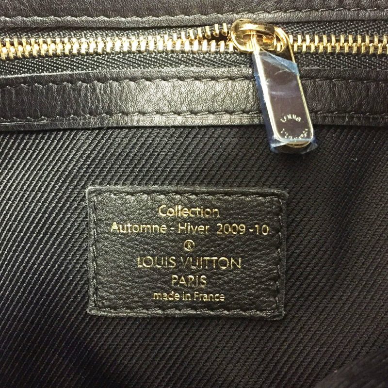 LOUIS VUITTON Dubourge Neonoe 2009 Autumn/Winter Collection Monogram Leather Handbag Studs Drawstring AR3009 Red Black - Logoexplore - Image 9