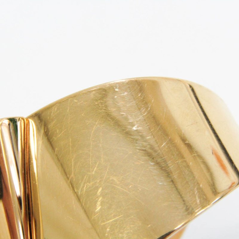Louis Vuitton Essential V Metal Bangle Gold - Logoexplore - Image 4