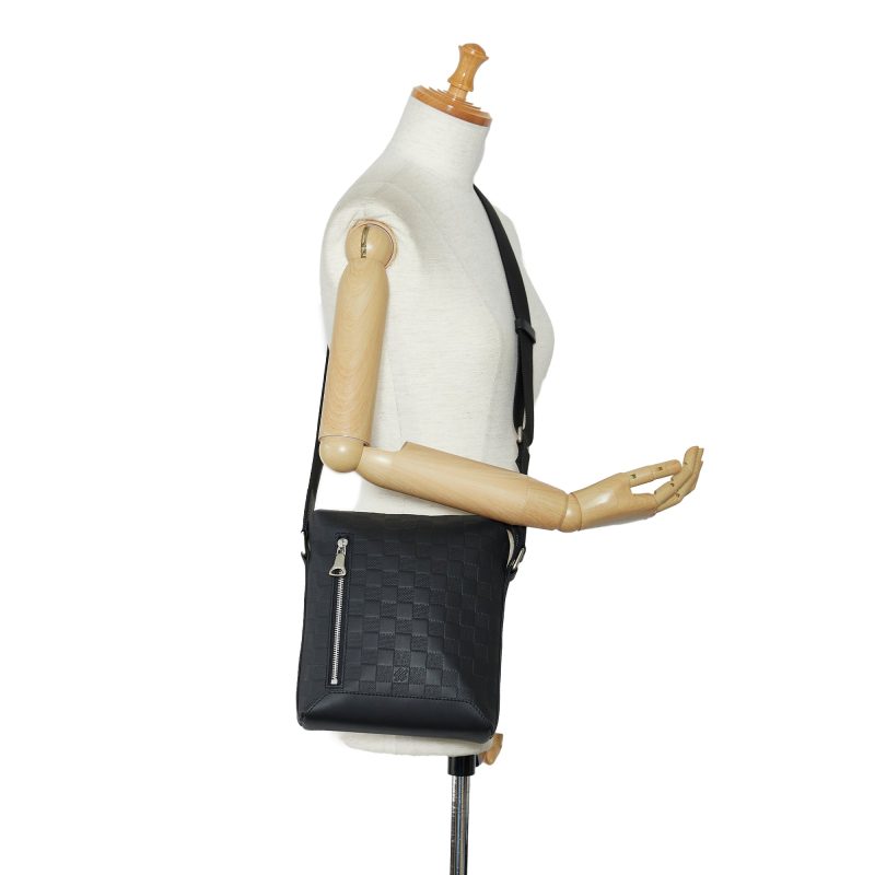 LOUIS VUITTON Damier Infini Discovery Messenger BB Crossbody Bag - Logoexplore - Image 9
