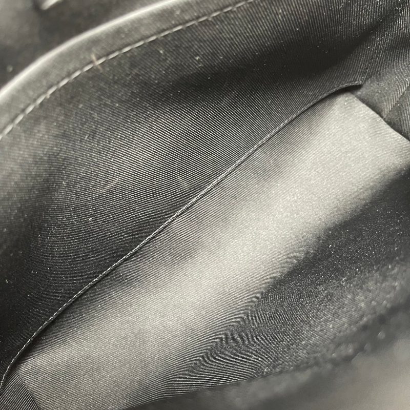 LOUIS VUITTON District Messenger PM Graphite - Logoexplore - Image 10