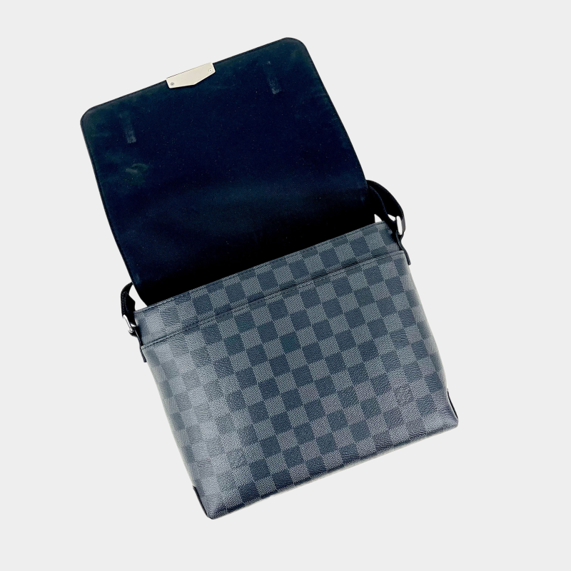 LOUIS VUITTON District Messenger PM Graphite - Logoexplore - Image 5