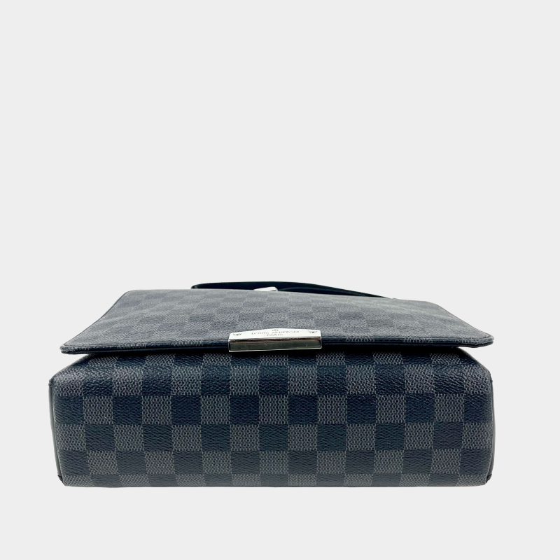 LOUIS VUITTON District Messenger PM Graphite - Logoexplore - Image 7