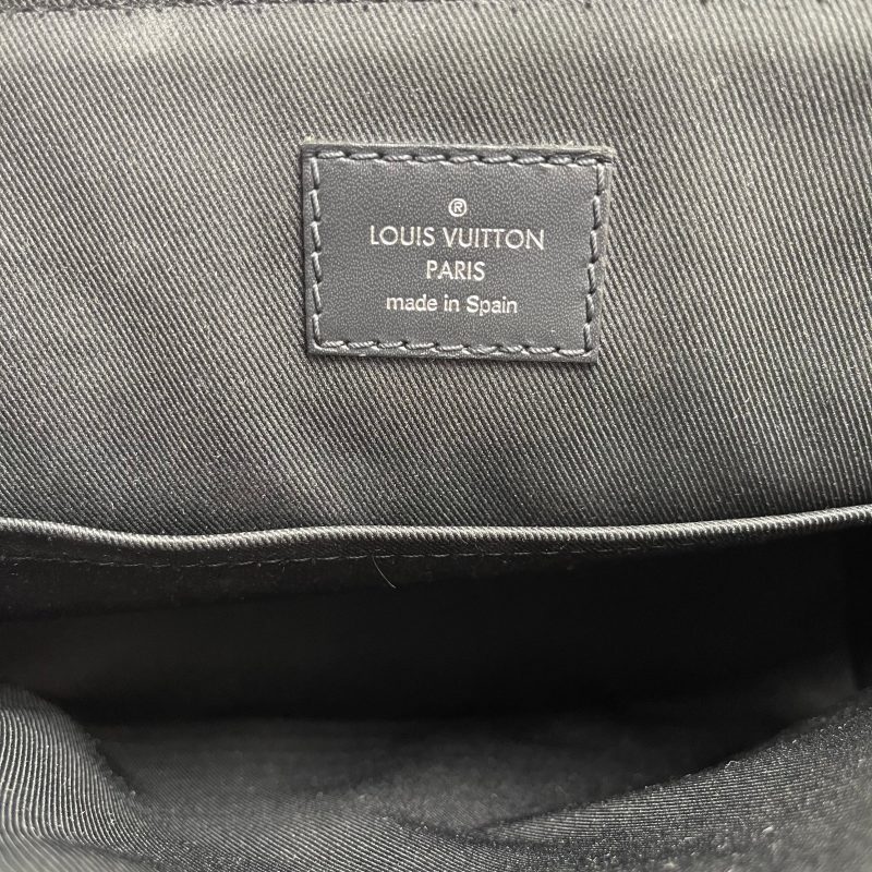 LOUIS VUITTON District Messenger PM Graphite - Logoexplore - Image 8
