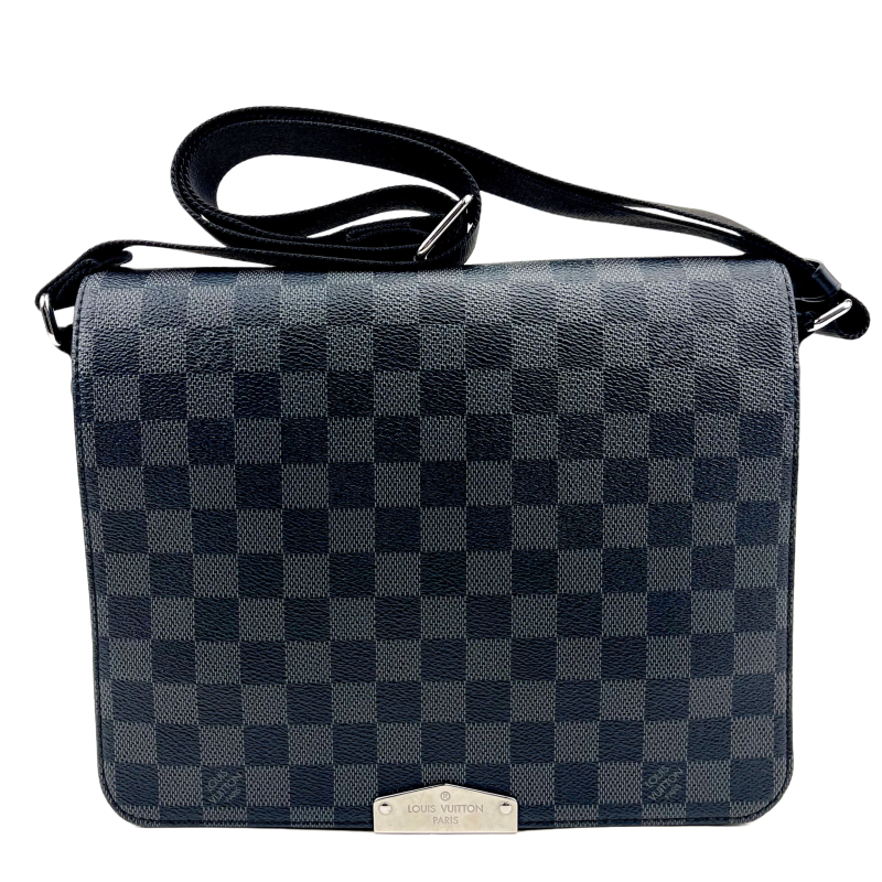 LOUIS VUITTON District Messenger PM Graphite - Logoexplore