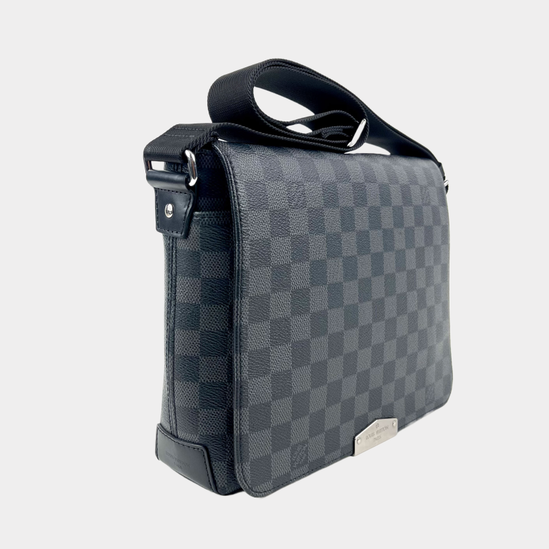 LOUIS VUITTON District Messenger PM Graphite - Logoexplore - Image 2