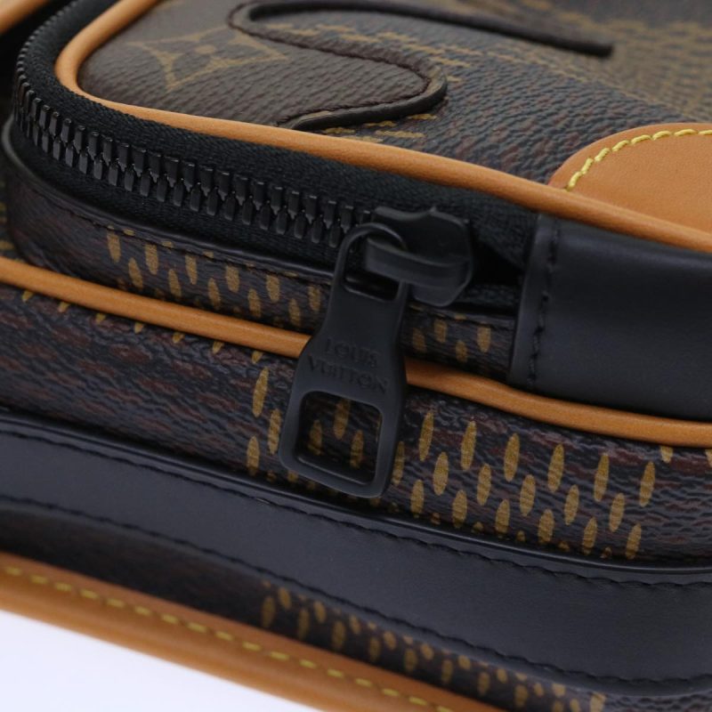 LOUIS VUITTON Damier Ebene Giant LVxNIGO Amazon Messenger Bag N40357 Auth 49475A - Logoexplore - Image 8