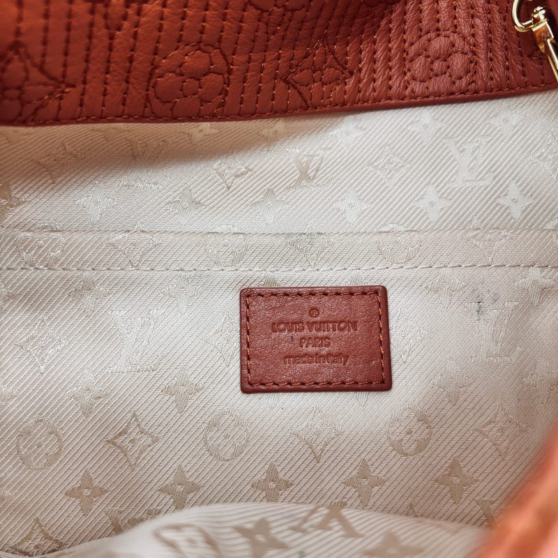 Louis Vuitton Clutch TWS pop - Logoexplore - Image 3