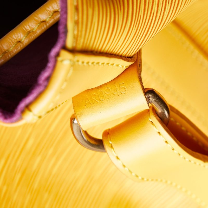 LOUIS VUITTON Epi Noe GM Bucket Bag - Logoexplore - Image 7