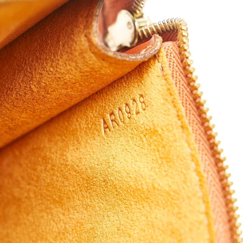 LOUIS VUITTON Epi Pochette Accessoires Brown - Logoexplore - Image 9