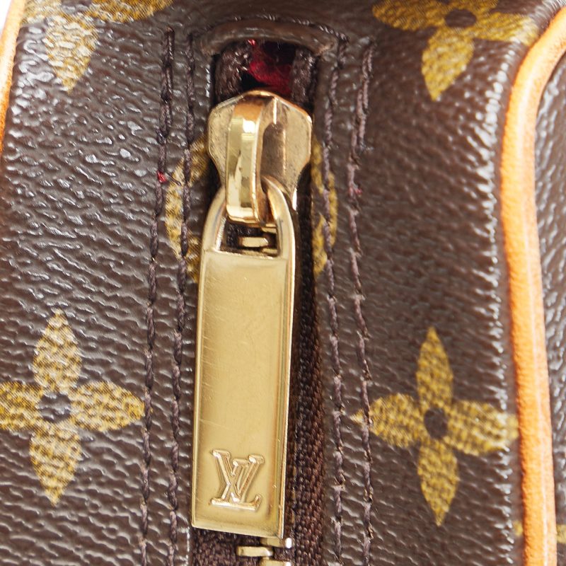 Louis Vuitton Croissant MM Monogram Canvas - Logoexplore - Image 9
