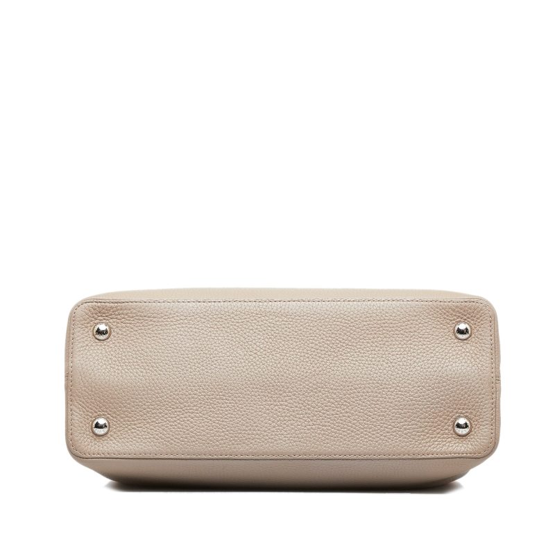 LOUIS VUITTON Capucines MM Handbag - Logoexplore - Image 4