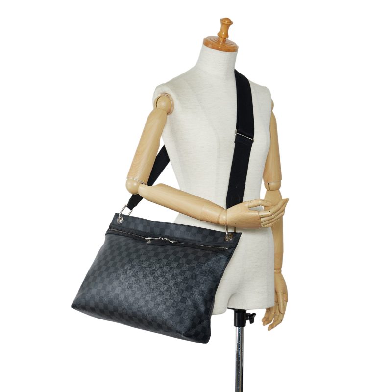 LOUIS VUITTON Damier Graphite Hunter Crossbody Bag - Logoexplore - Image 10