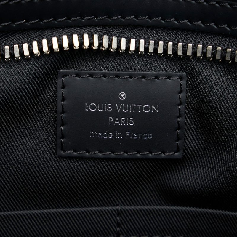 LOUIS VUITTON Damier Graphite Hunter Crossbody Bag - Logoexplore - Image 6