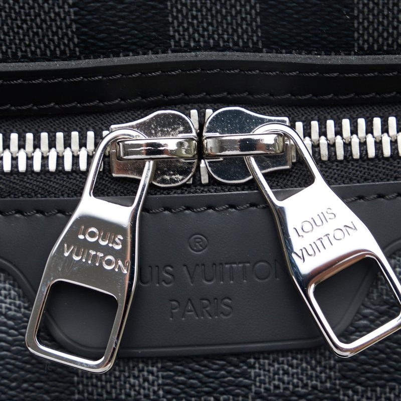 LOUIS VUITTON Damier Graphite Hunter Crossbody Bag - Logoexplore - Image 8