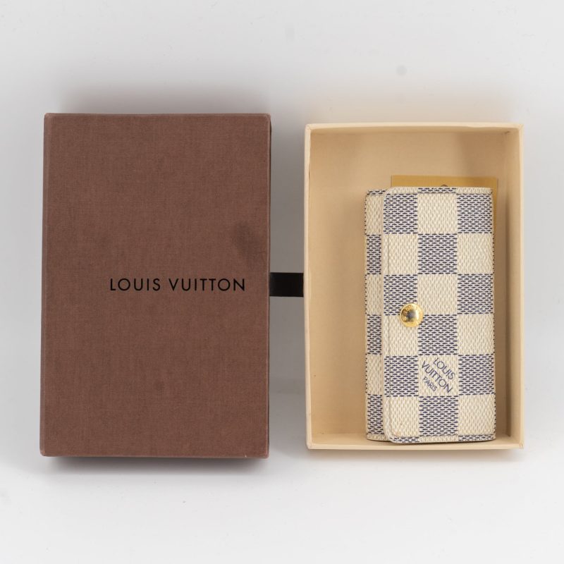 Louis Vuitton Damier Azur key holder - Logoexplore