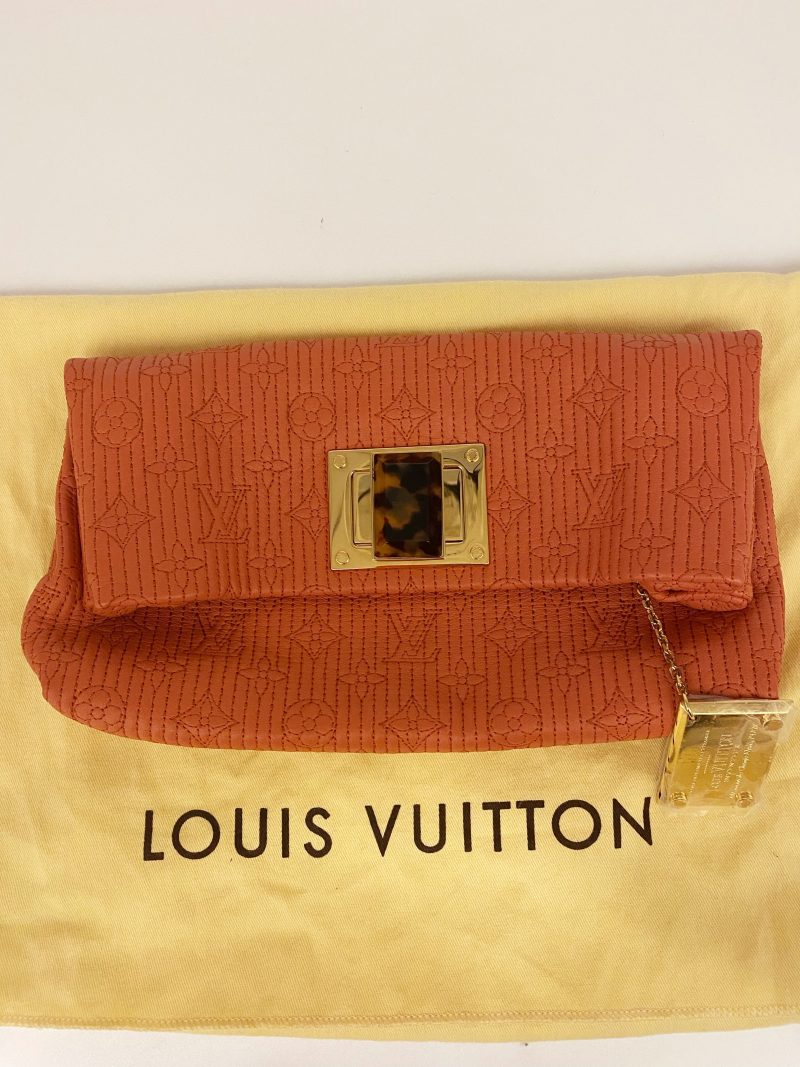 Louis Vuitton Clutch TWS pop - Logoexplore - Image 4