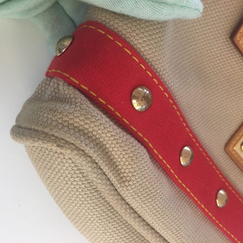 LOUIS VUITTON Handbag in Beige Fabric - Logoexplore - Image 8