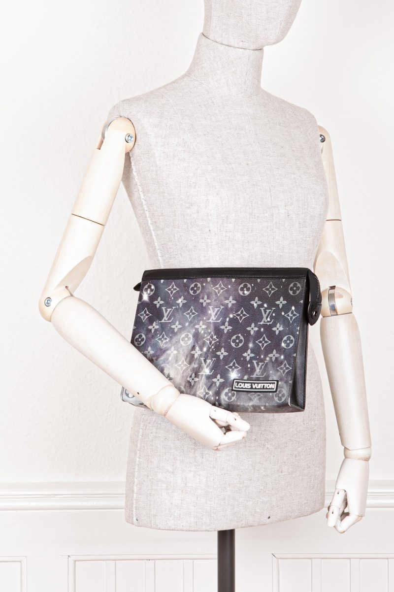 LOUIS VUITTON Galaxy Pochette Voyage MM - Logoexplore - Image 2