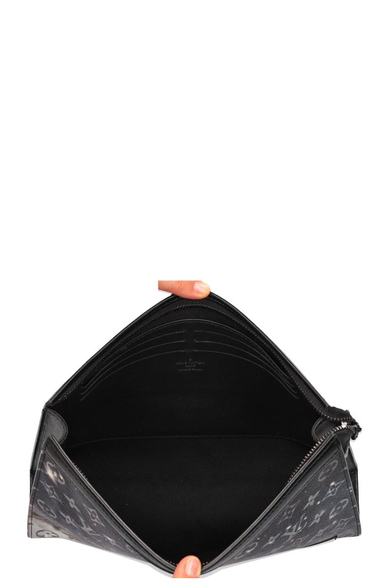 LOUIS VUITTON Galaxy Pochette Voyage MM - Logoexplore - Image 8