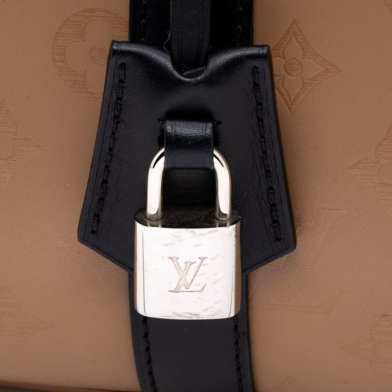 Louis Vuitton Cuir Plume Very MM Tote (16827) - Logoexplore - Image 9
