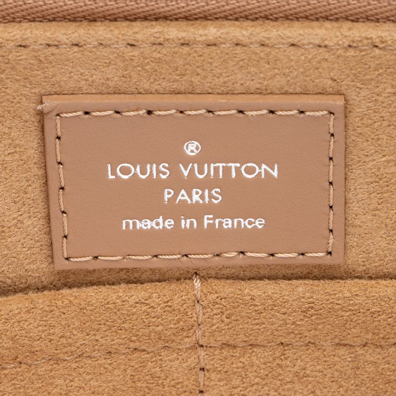 Louis Vuitton Cuir Plume Very MM Tote (16827) - Logoexplore - Image 8