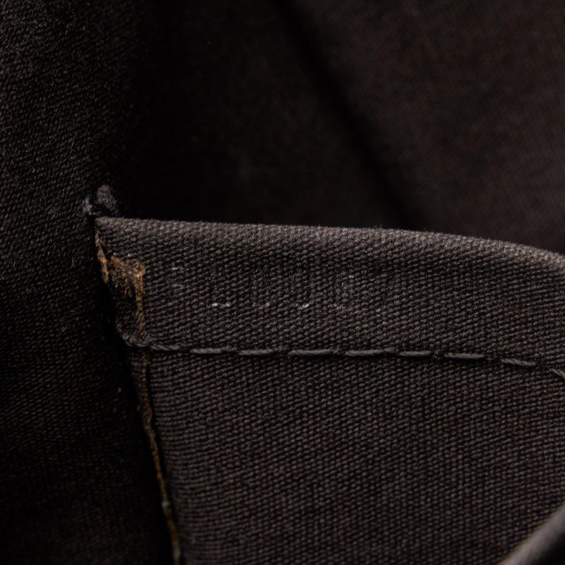 Louis Vuitton Epi Lockit Vertical (bzTjxx) - Logoexplore - Image 8