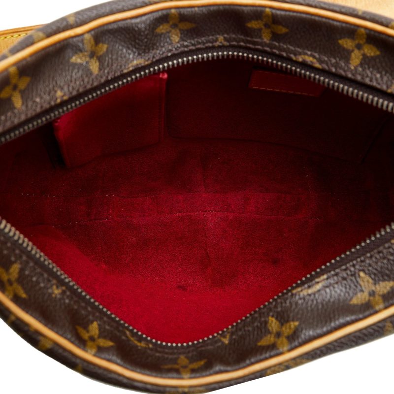 Louis Vuitton Croissant MM Monogram Canvas - Logoexplore - Image 7