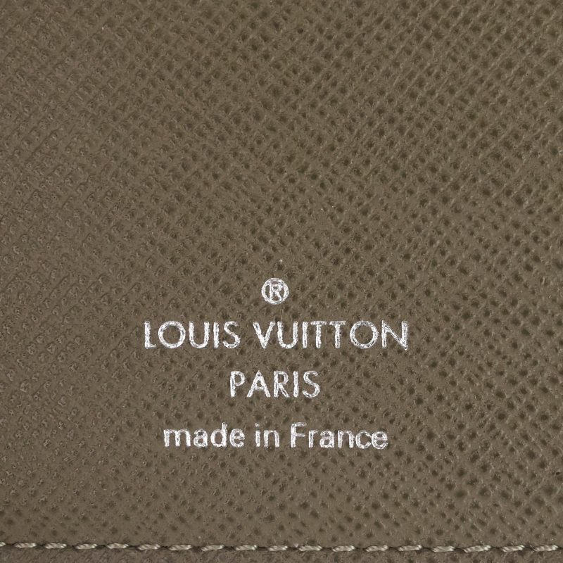 LOUIS VUITTON Brazza Taiga Leather Wallet - Logoexplore - Image 8