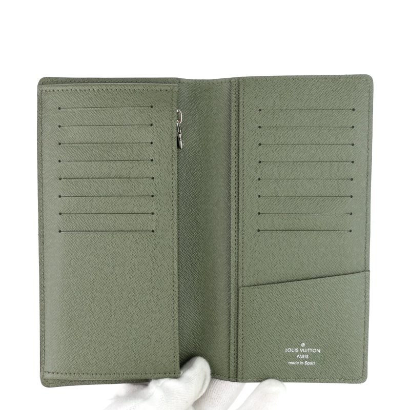 LOUIS VUITTON Brazza Green Epi Leather Wallet - Logoexplore - Image 7