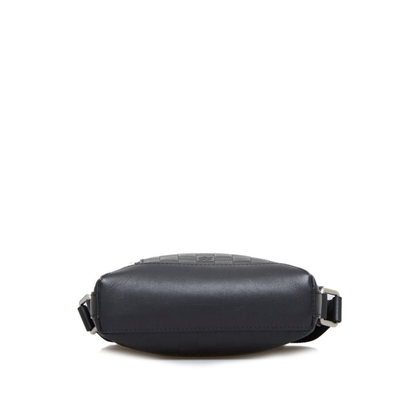 LOUIS VUITTON Damier Infini Discovery Messenger BB Crossbody Bag - Logoexplore - Image 4