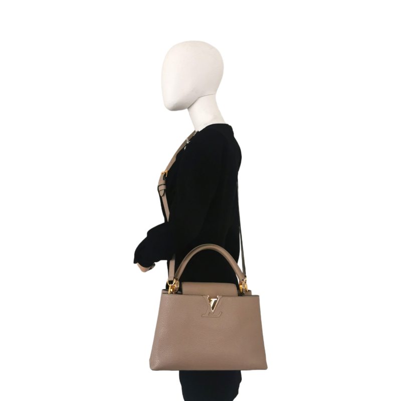 Louis Vuitton Capucines MM Beige Taurillon - Logoexplore - Image 2