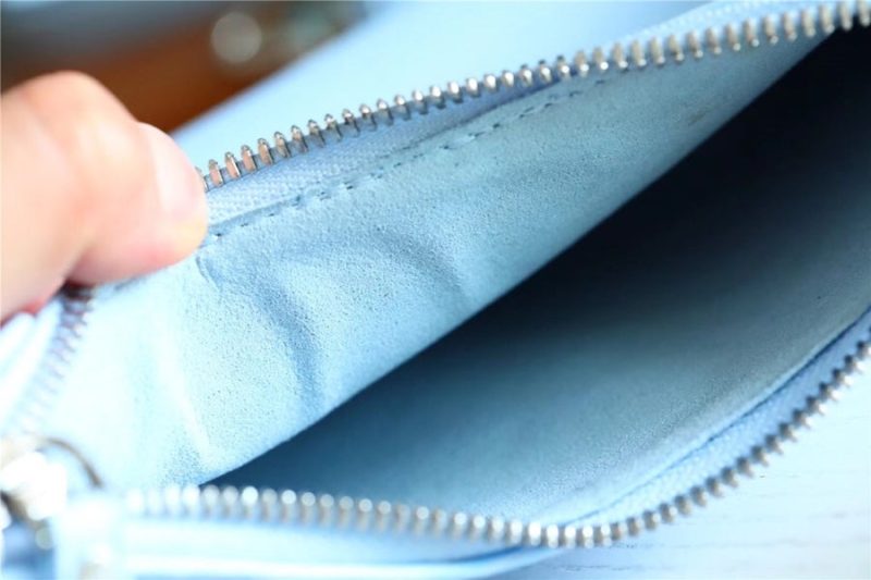 Louis Vuitton Easy Pouch On Strap Bag - Logoexplore - Image 7
