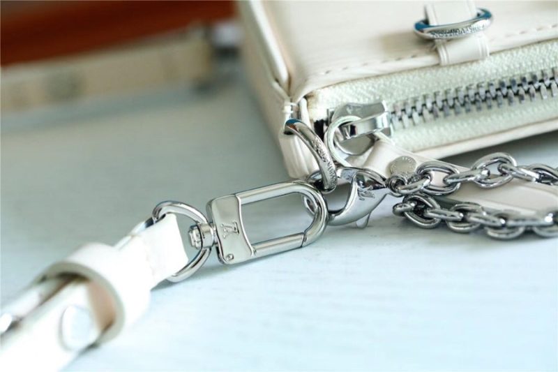 Louis Vuitton Easy Pouch On Strap Bag - Logoexplore - Image 7
