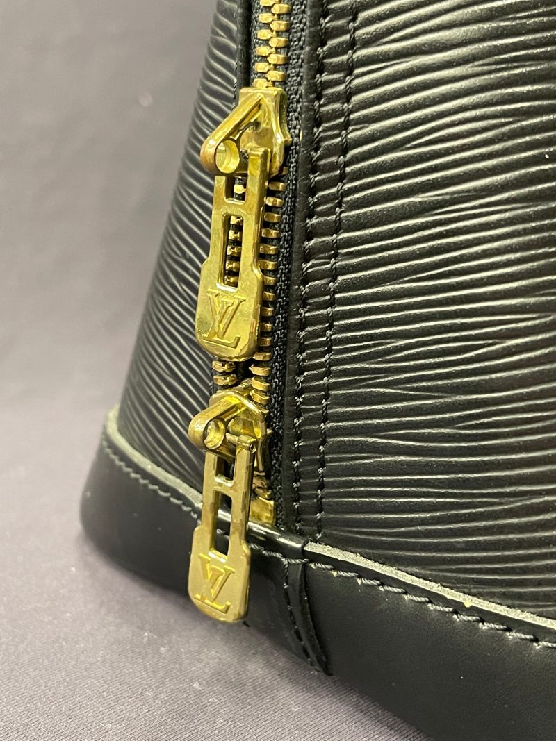 Louis Vuitton Epi Alma PM M10938 Handbag - Logoexplore - Image 7