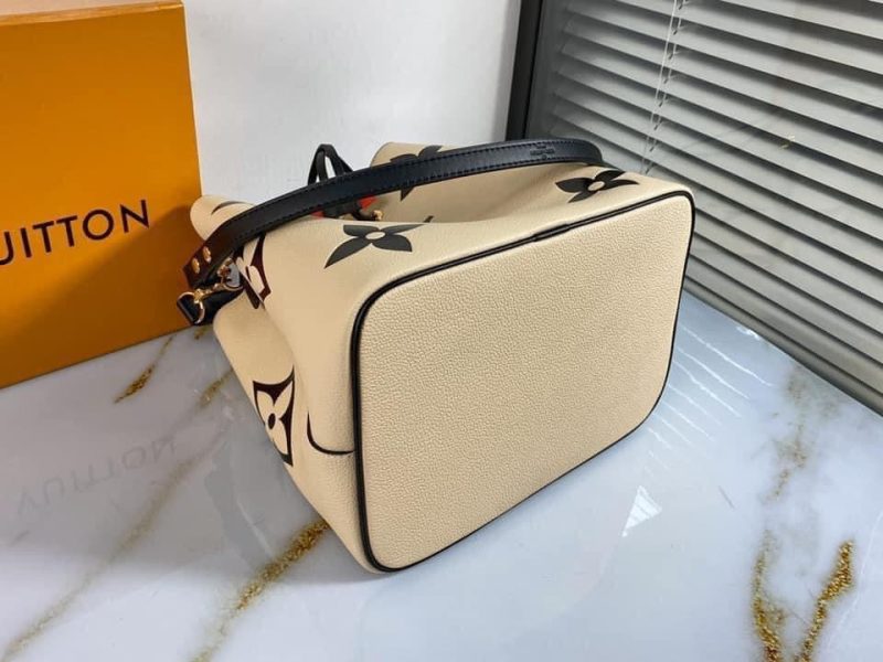 Louis Vuitton Crafty NeoNoe MM Bag - Logoexplore - Image 9