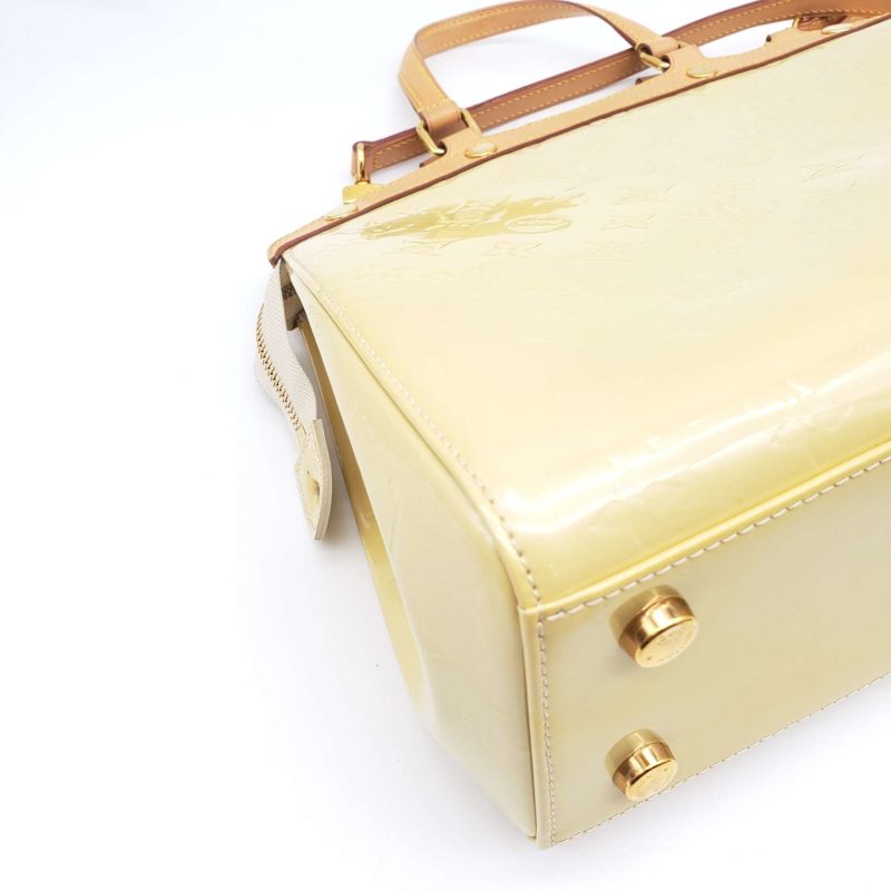 Louis Vuitton Brea MM Handbag & Shoulder Bag - Logoexplore - Image 9