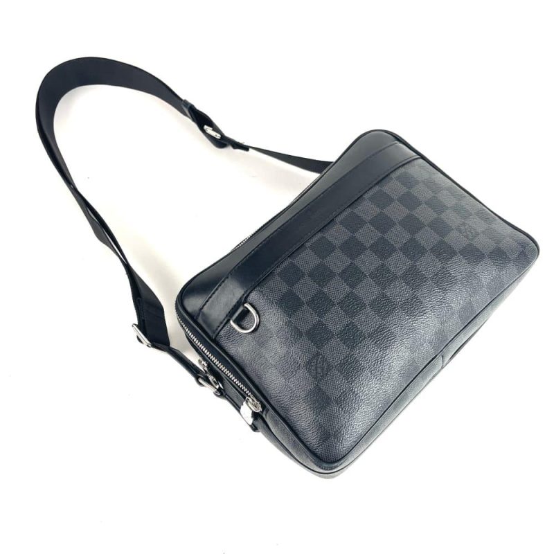 LOUIS VUITTON Damier Graphite Trocadero Messenger PM - Logoexplore - Image 3
