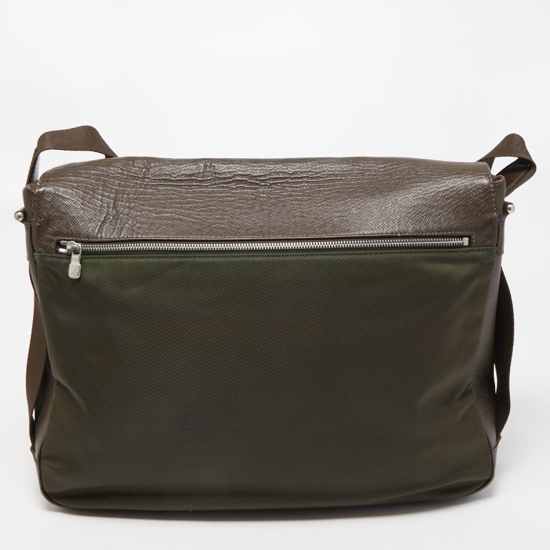 LOUIS VUITTON Brown/Green Taiga Leather Dersou Messenger Bag - Logoexplore - Image 4