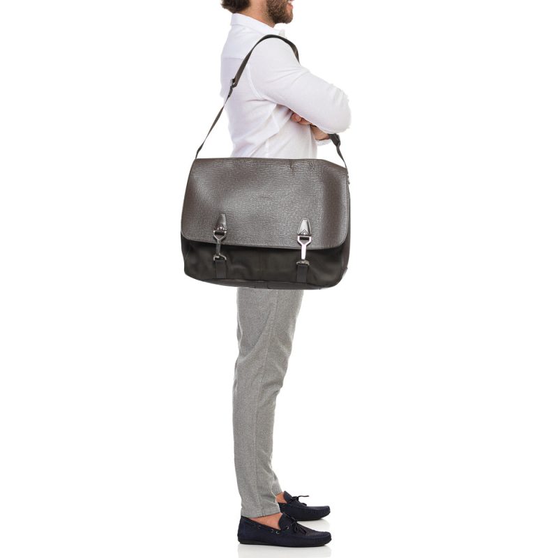 LOUIS VUITTON Brown/Green Taiga Leather Dersou Messenger Bag - Logoexplore - Image 2