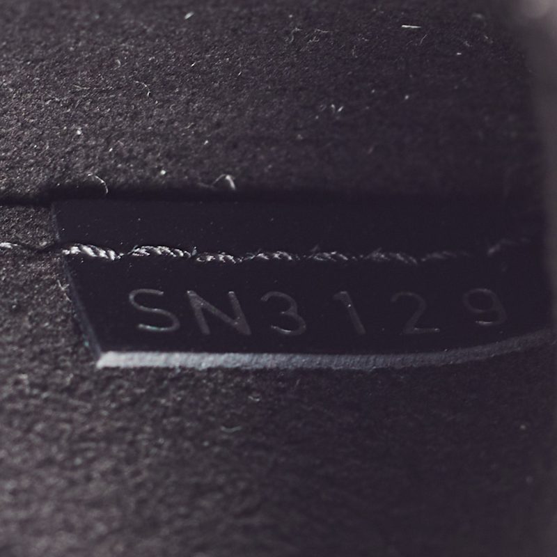 LOUIS VUITTON Black Epi Leather LV Pop Kirigami Necklace - Logoexplore - Image 6
