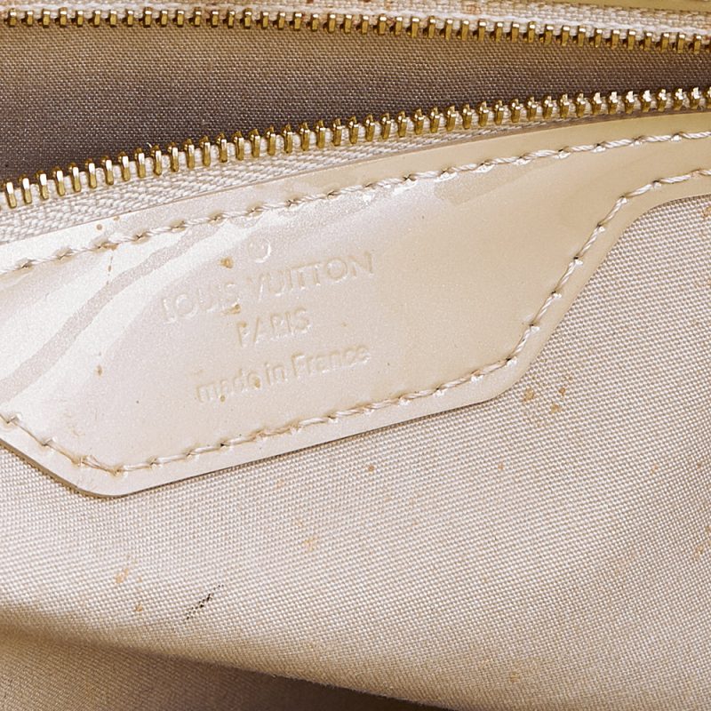 Louis Vuitton Blanc Corail Monogram Vernis Catalina EW Bag - Logoexplore - Image 8