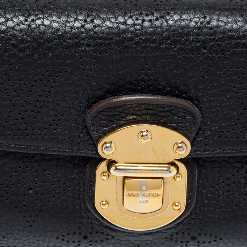 Louis Vuitton Black Monogram Mahina Leather Amelia Wallet - Logoexplore - Image 5