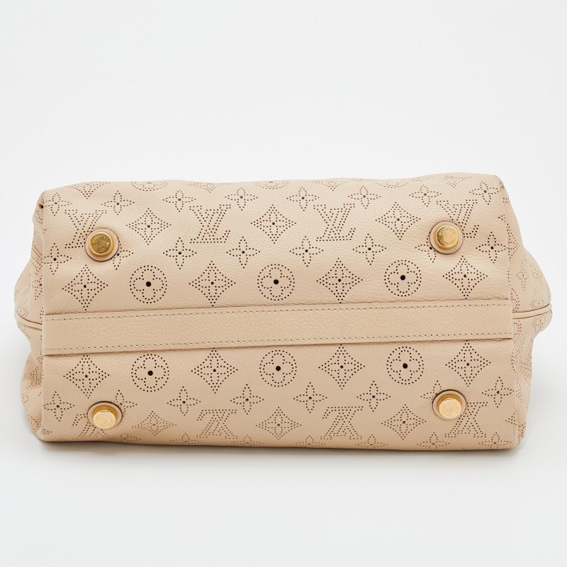 Louis Vuitton Coquill Monogram Mahina Leather Cirrus PM Bag - Logoexplore - Image 6