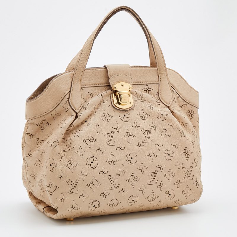 Louis Vuitton Coquill Monogram Mahina Leather Cirrus PM Bag - Logoexplore - Image 3