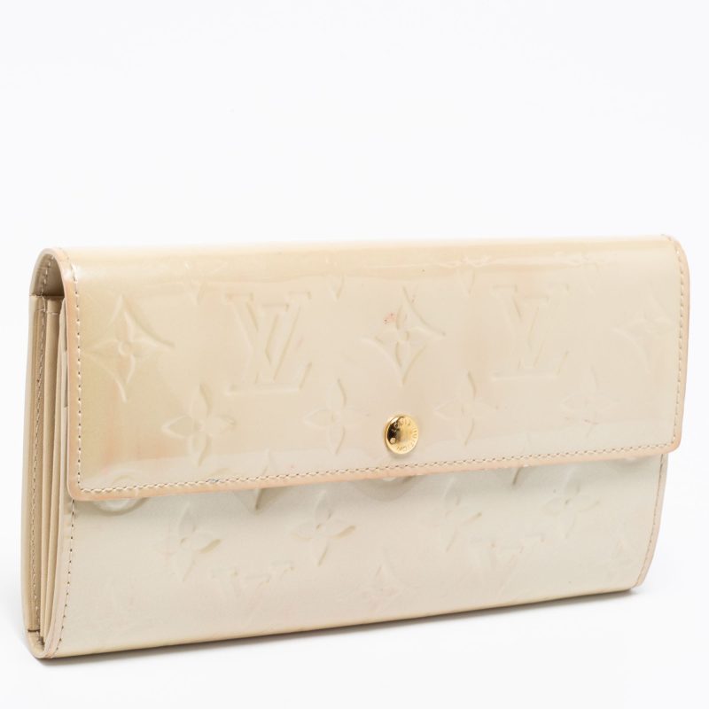 Louis Vuitton Blanc Corail Monogram Vernis Leather Sarah Wallet - Logoexplore - Image 4